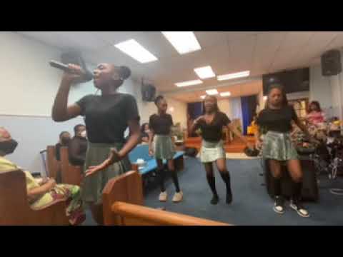 Nevaeh Flowers with Lynelle’s Girls