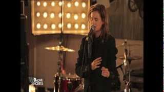 Christine And The Queens - Starshipper (W9 HOME Concerts)