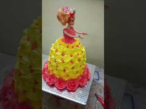 My first attempt...for doll cake