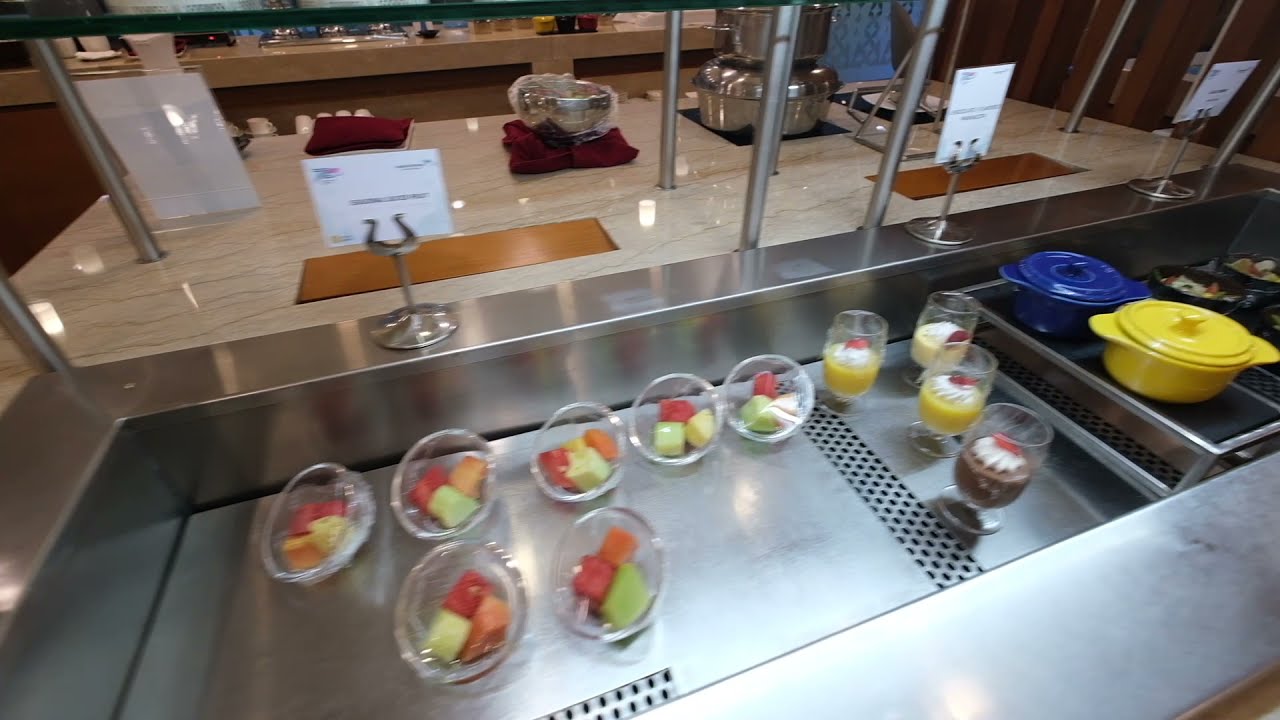 Garuda Indonesia Business Class Lounge thumbnail