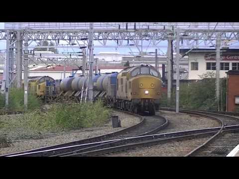 (HD) 97302 & 97303 arrive and depart Crewe with thrash | 3S71 | 26/10/13