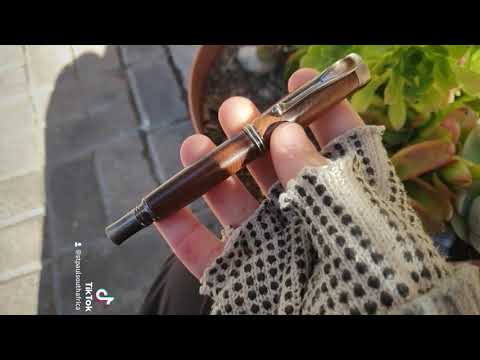 Walnut Wood Retro Pen | 18/07/21 | stpaulpens.com