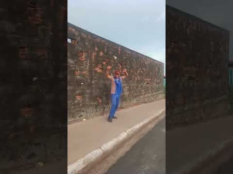 Mais um dia normal no trabalho. 