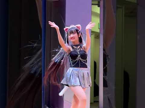 125【ももにゃん】圧巻のパフォーマンス！彼女の魅力が光るダイナミックなステージ