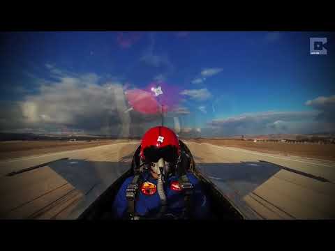 F-16 climbs 15,000 feet in 20 second (watch the end)