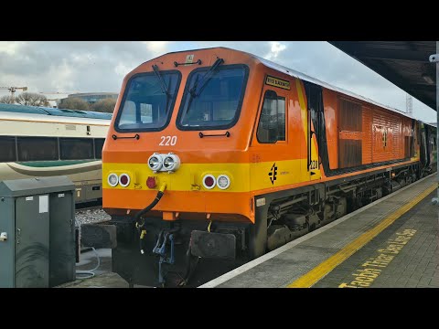 Retro 201 class loco: 220 'River Blackwater' departs Dublin Heuston: 20/12/25