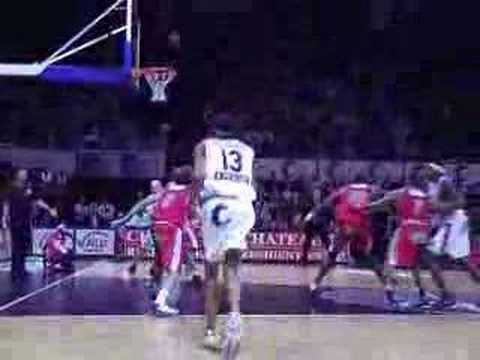 31 23-02-08 BCO-Charleroi - Eerste score van Titus met een 3