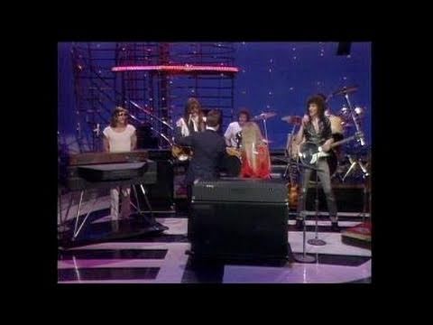Dick Clark Interviews Paul Davis - American Bandstand 1982