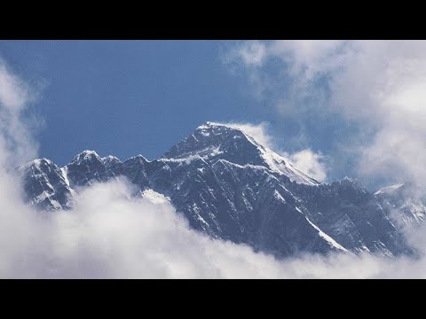 350 Bergtouristen am Mount Everest gerettet, viele sitzen noch fest