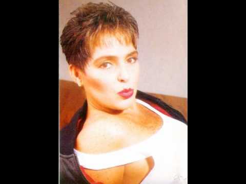 Acaríciame - Lupita d'Alessio
