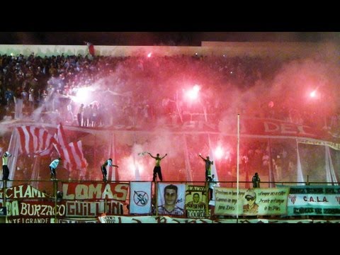 "La Hinchada de Los Andes frente a Chaca (Bengalas)" Barra: La Banda Descontrolada • Club: Los Andes • País: Argentina