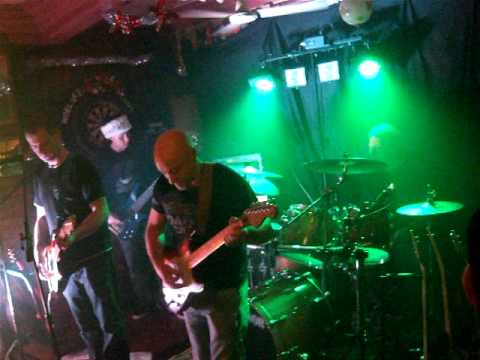 download lagu mp3 mp4 Leicester Rock Band, download lagu Leicester Rock Band gratis, unduh video klip Leicester Rock Band