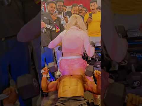 Gym status🔥🔥🔥//sit on face bench press 🤭🤭 #shorts #bestworkoutmotivation #workout