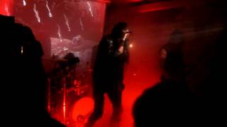 Regarde les hommes tomber - To Take Us