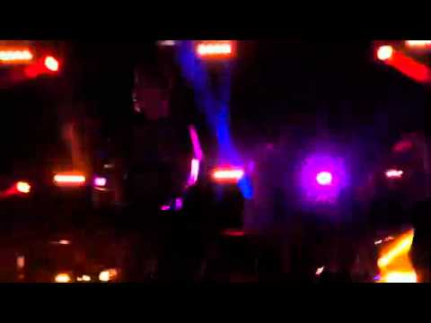 Benga+Skream dropping Killing in the Name Of - RATM