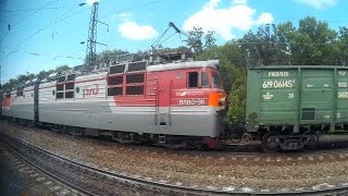 Электровоз ВЛ80с-911 с грузовым (из окна поезда)