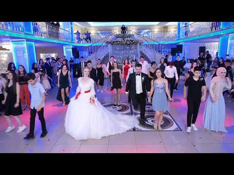 BAHÇE DUVARINDAN AŞTIM