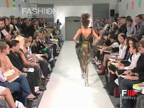Fashion Show "Mrs. Jones" Pret a Porter Women Spring Summer 2003 London 2 of 2