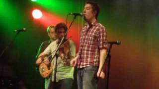Mawkin Causley Performing "Greenlander"