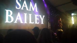 Sam Bailey Sings AIN'T NO MOUNTAIN HIGH ENOUGH @ Flamingo Land Party In The Park