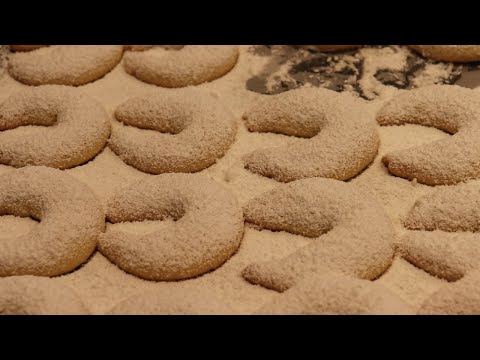 Vanillekipferl German Vanilla Crescent Cookies