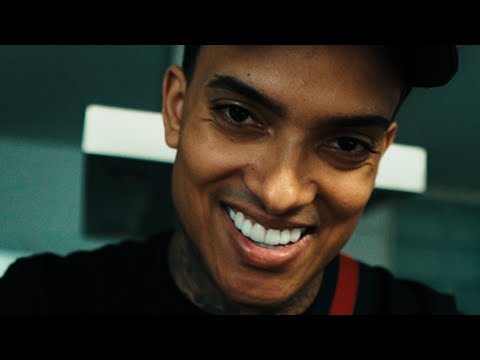 MC Brinquedo - De Fura Moletom (Official Vídeo)