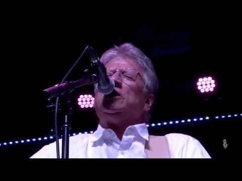 Richie Furay - Hand In Hand (eTown webisode #878)