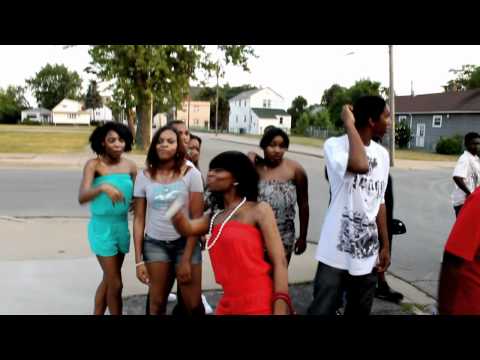 JUNEBUG MECHIE - AIM ON POINT (OFFICIAL VIDEO)