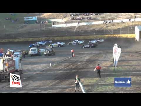 FINAL ROUND OF THE SUPER SEDAN SERIES AT MURRAY BRIDGE SPEEDWAY