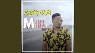 Download lagu Makin Cinta Makin Tersakiti mp3