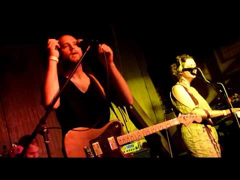 Summer Darling - Trust Me With Your Heart (Again) (Harvard & Stone Bar, Los Angeles CA 8/23/11)