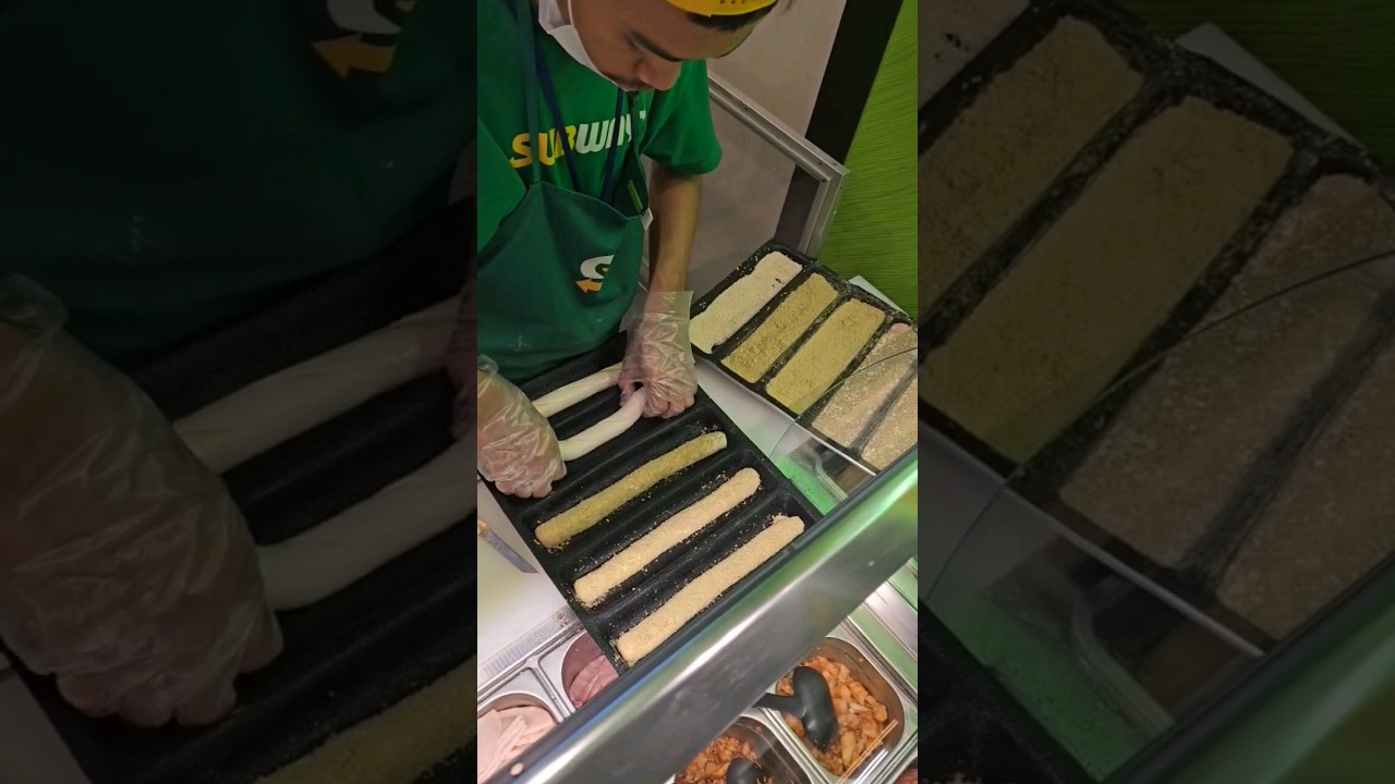 How they make a Parmesan Bread #subway #parmesan #bread #trending