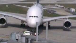 preview picture of video 'The A380 in Airport Zurich [with Take Off]'