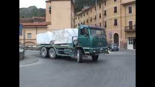 preview picture of video 'Willem Harbers; Trucks moving marble in Carrara'