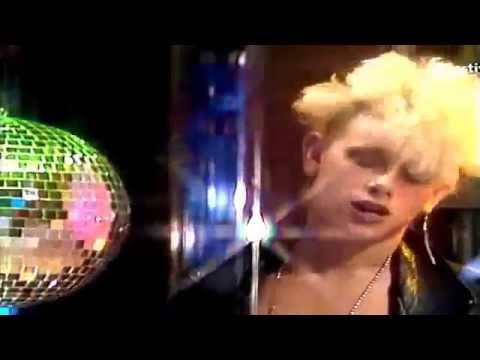 Depeche Mode - Shake The Disease (WWF Club `85) HD