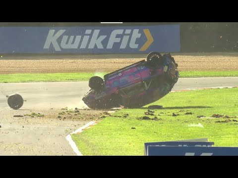 Huge Crash Flip | Mini Challenge 2025 | Brands Hatch Race 2
