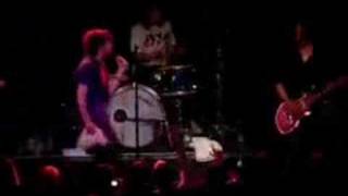 Movin On  - Elliott Yamin live @Slim&#39;s