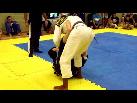 Jackson Souza vs Ross Nicholls - SUPERFIGHT - Brighton BJJ Open 2013 - Brown Adult