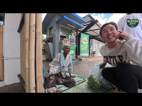 Exploring Ban Dong Road