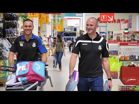 2017-08-24 Akcja "Anioły idą do szkoły" z udziałem piłkarzy Sandecji