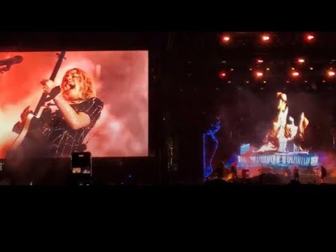 Phoebe Bridgers with Arlo Parks - "I Know the End" Live at Coachella 4/22/22