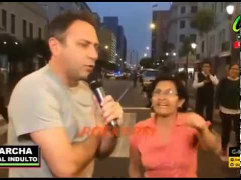 VEA COMO INCREPAN A CONDUCTOR DE TV. CARLOS GALDOS EN MARCHA CONTRA EL INDULTO