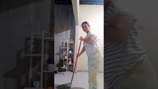 Download lagu sapu bergoyang #gemoy #tante #goyangtiktok mp3