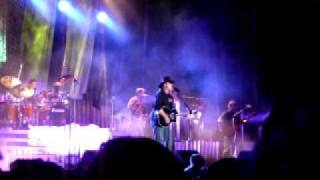 Trace Adkins clip of Every Light In The House Is On LIVE at Metropolis IL