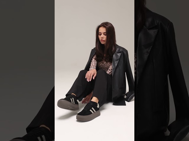 Чоботи жіночі шкіряні байка хутро 592641 Чорний Кеди жіночі замшеві 590136 Чорні