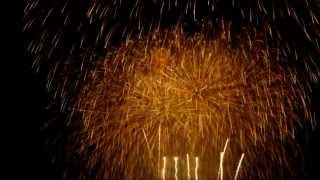 preview picture of video '2014年桑名花火大会（Fireworks in Kuwana)(Fogos de artificios em Kuwana)'