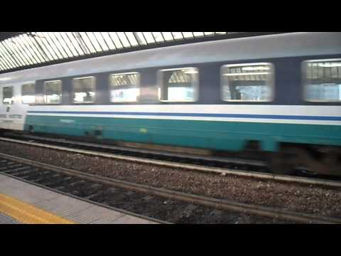 TRENO INTERCITY NOTTE 784 CON 402A