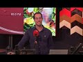 Grond aanbrengen bij fruitbomen en rozen