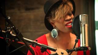 Carmen Rodgers &amp; Zo! - Charge (NYCROPHONE&#39;s Acoustic Gold Sessions)