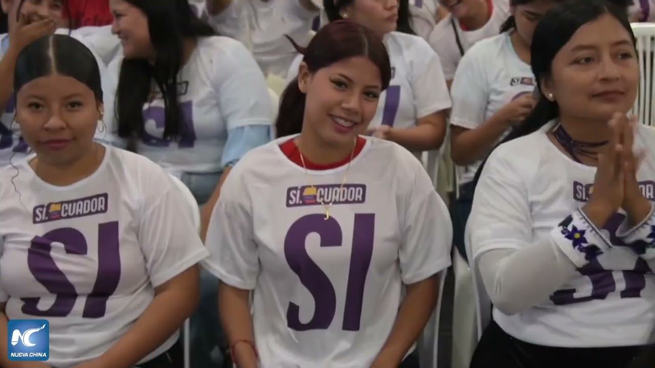 Oficialismo y oposición cierran campaña electoral en Ecuador rumbo a consulta popular y referendo